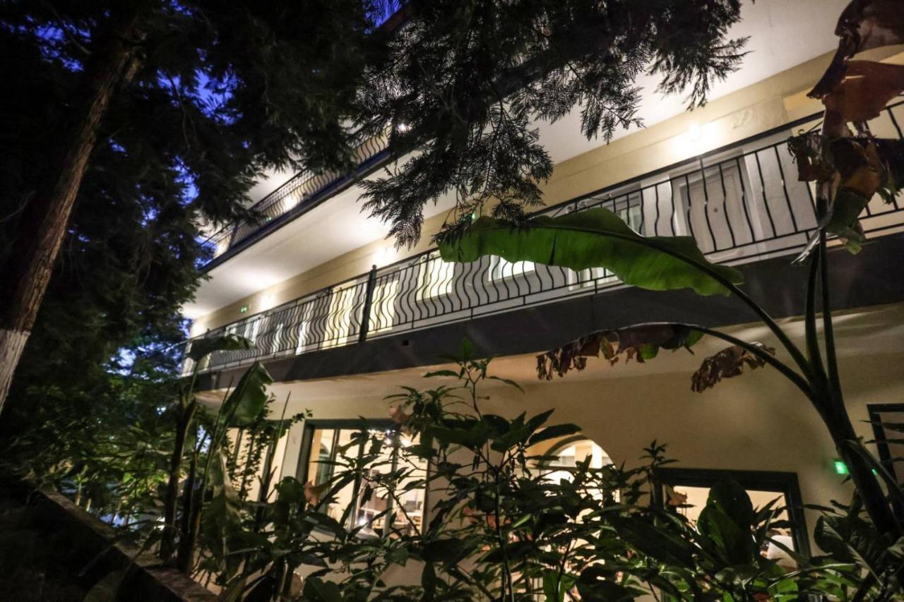 Spanos Apartments Anna'S Lodge Polychrono Esterno foto