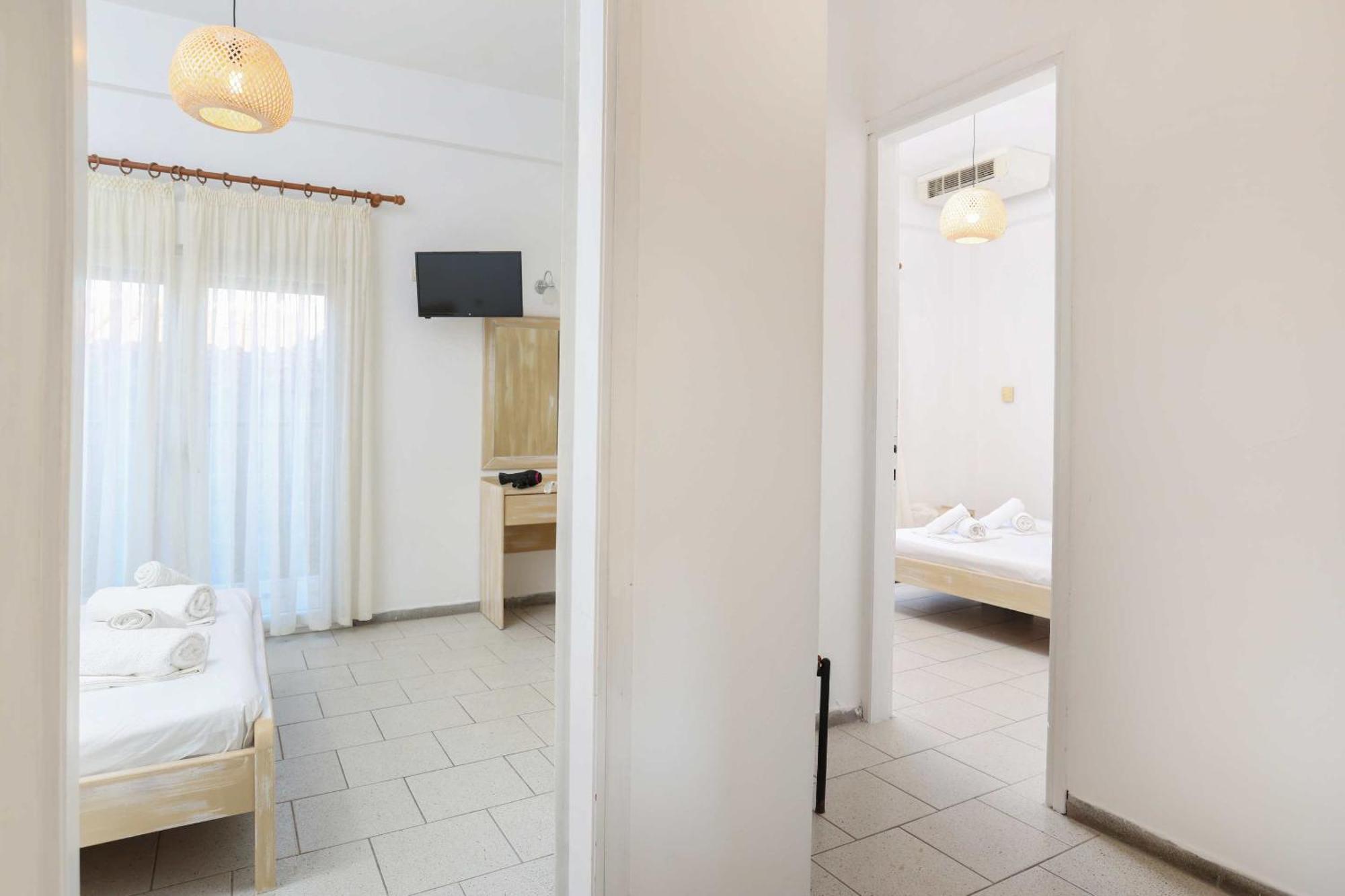 Spanos Apartments Anna'S Lodge Polychrono Esterno foto